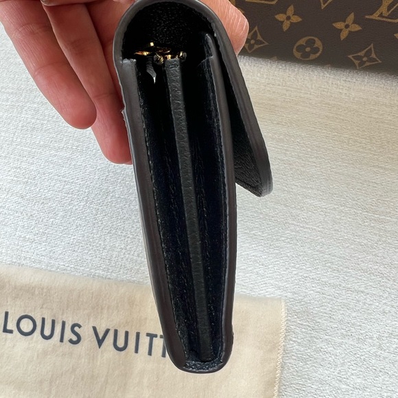 Louie Vuitton Kensington Monogram Bag & Wallet - Picture 5 of 16